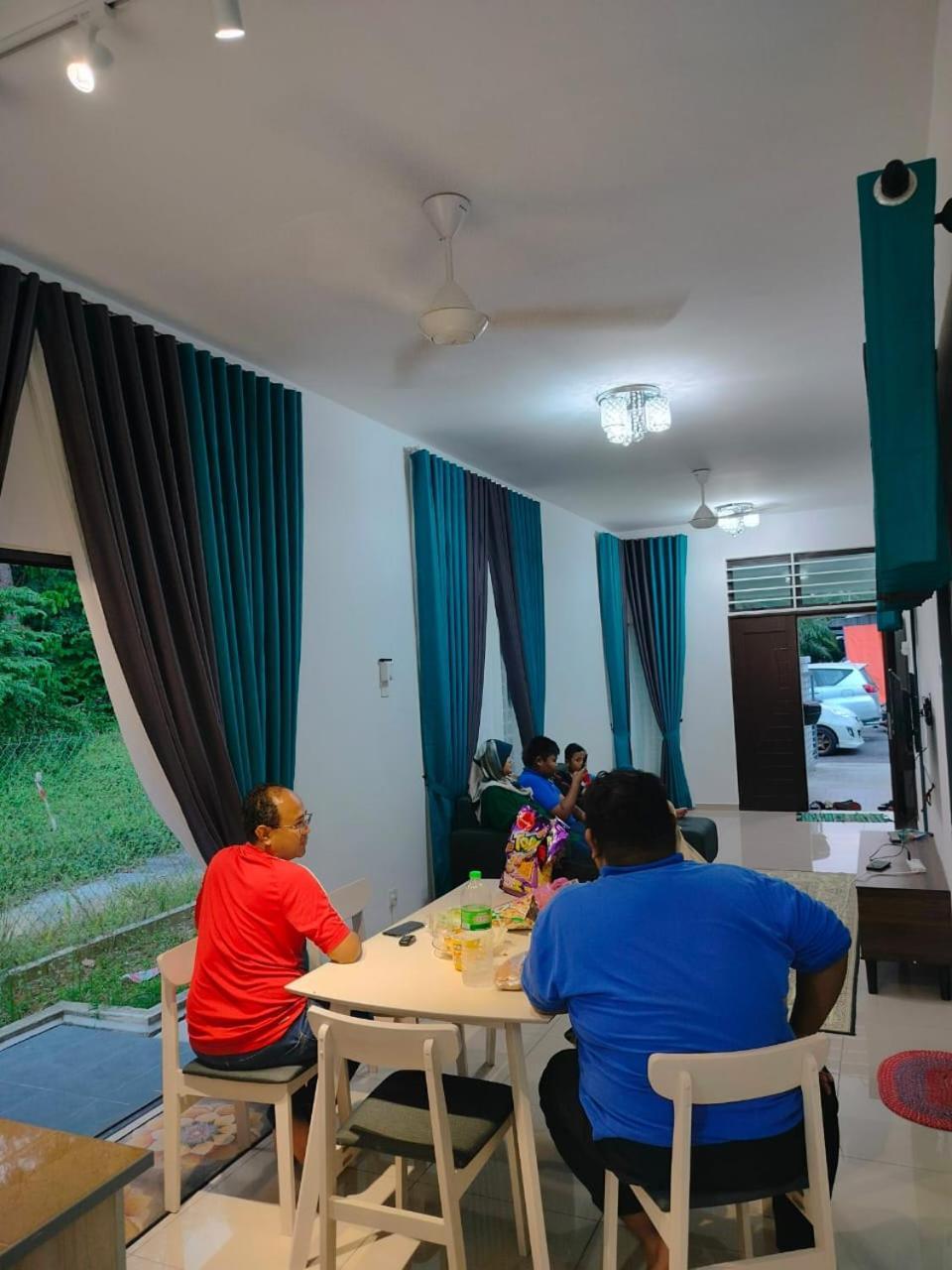 Aiman'S Rose Homestay Teluk Panglima Garang Esterno foto