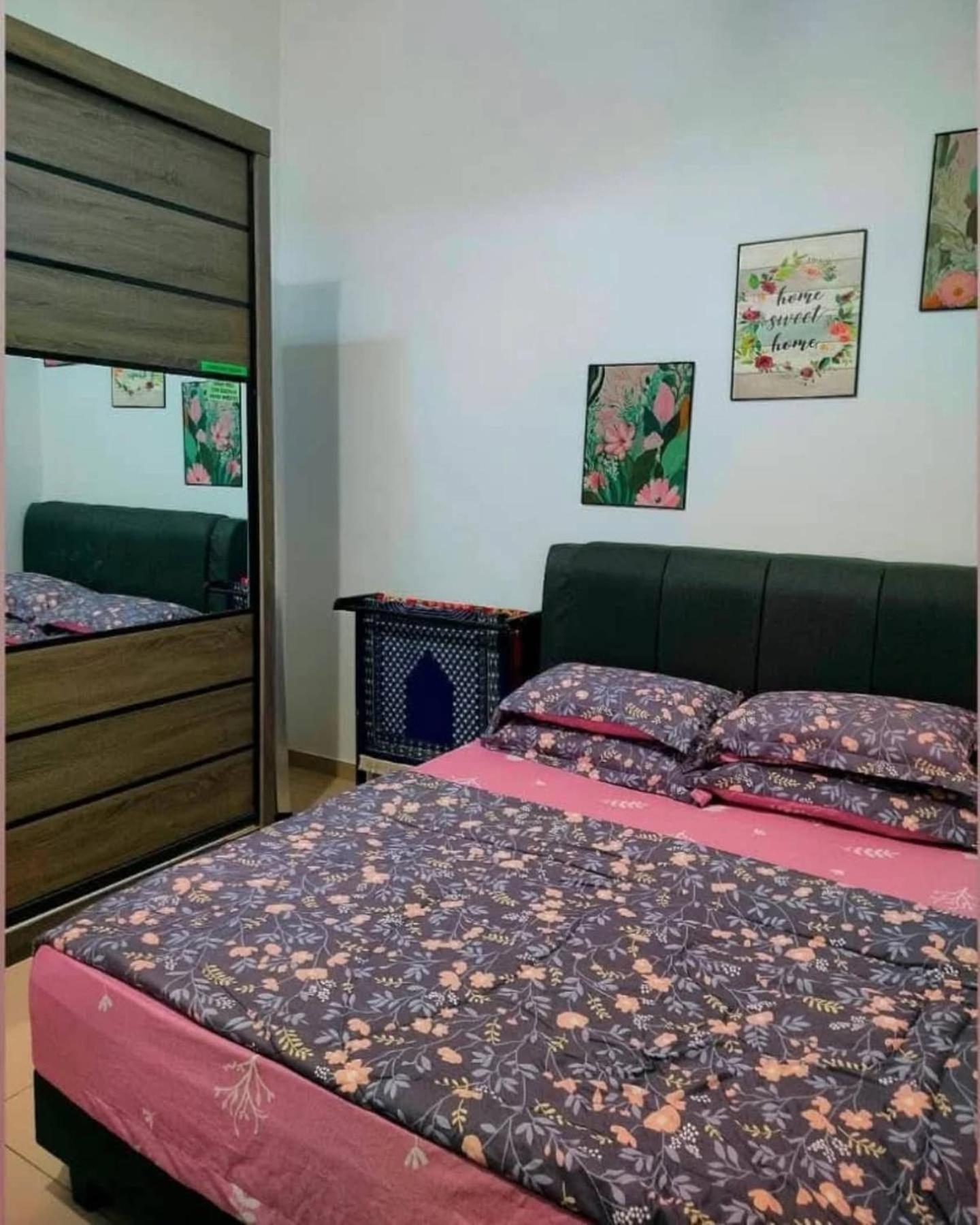 Aiman'S Rose Homestay Teluk Panglima Garang Esterno foto