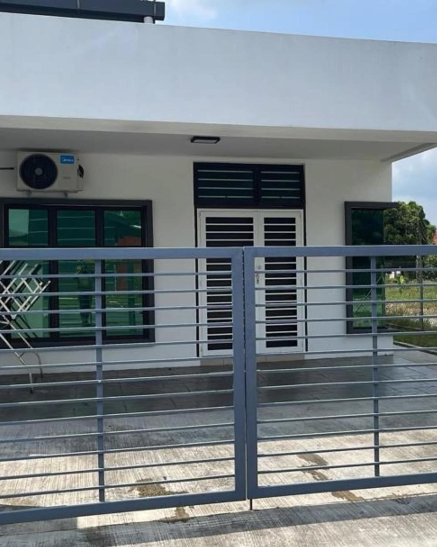 Aiman'S Rose Homestay Teluk Panglima Garang Esterno foto